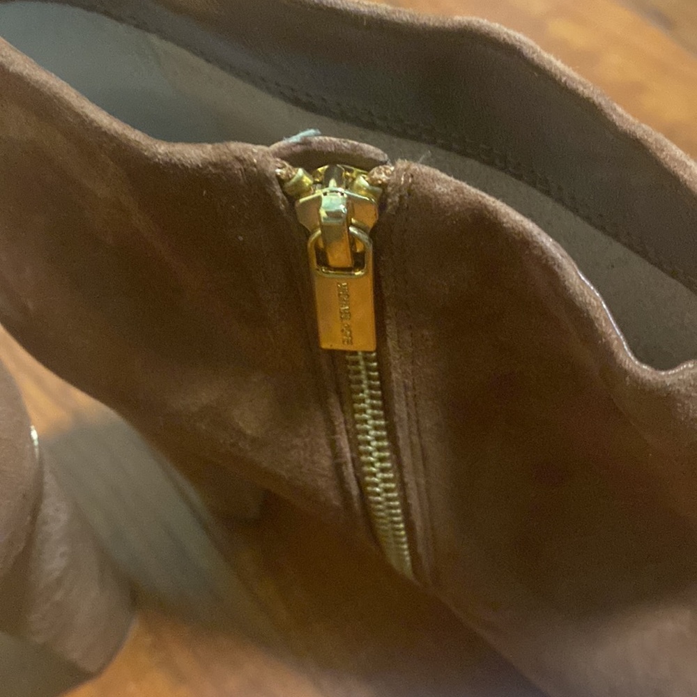 NEW MICHAEL MICHAEL KORS SUEDE HEEL BOOTIE - Picture 13 of 16